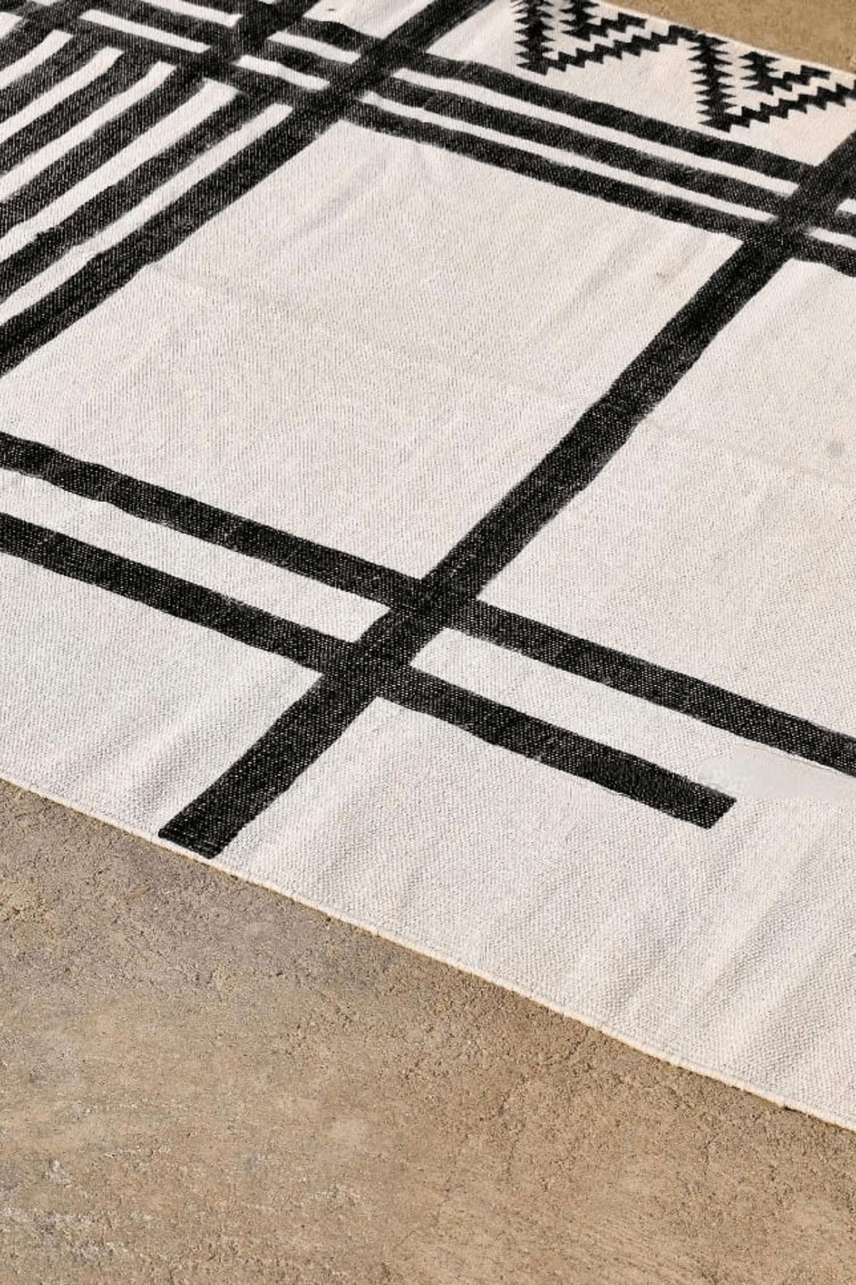 LINES - 4ft by 6ft - Hand made Black and White Abstract Geometric Cotton Rug